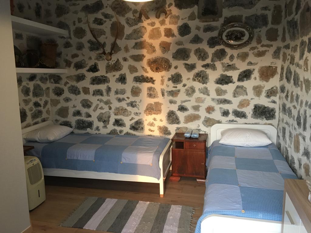 קלמאטה Villa Mos מראה חיצוני תמונה